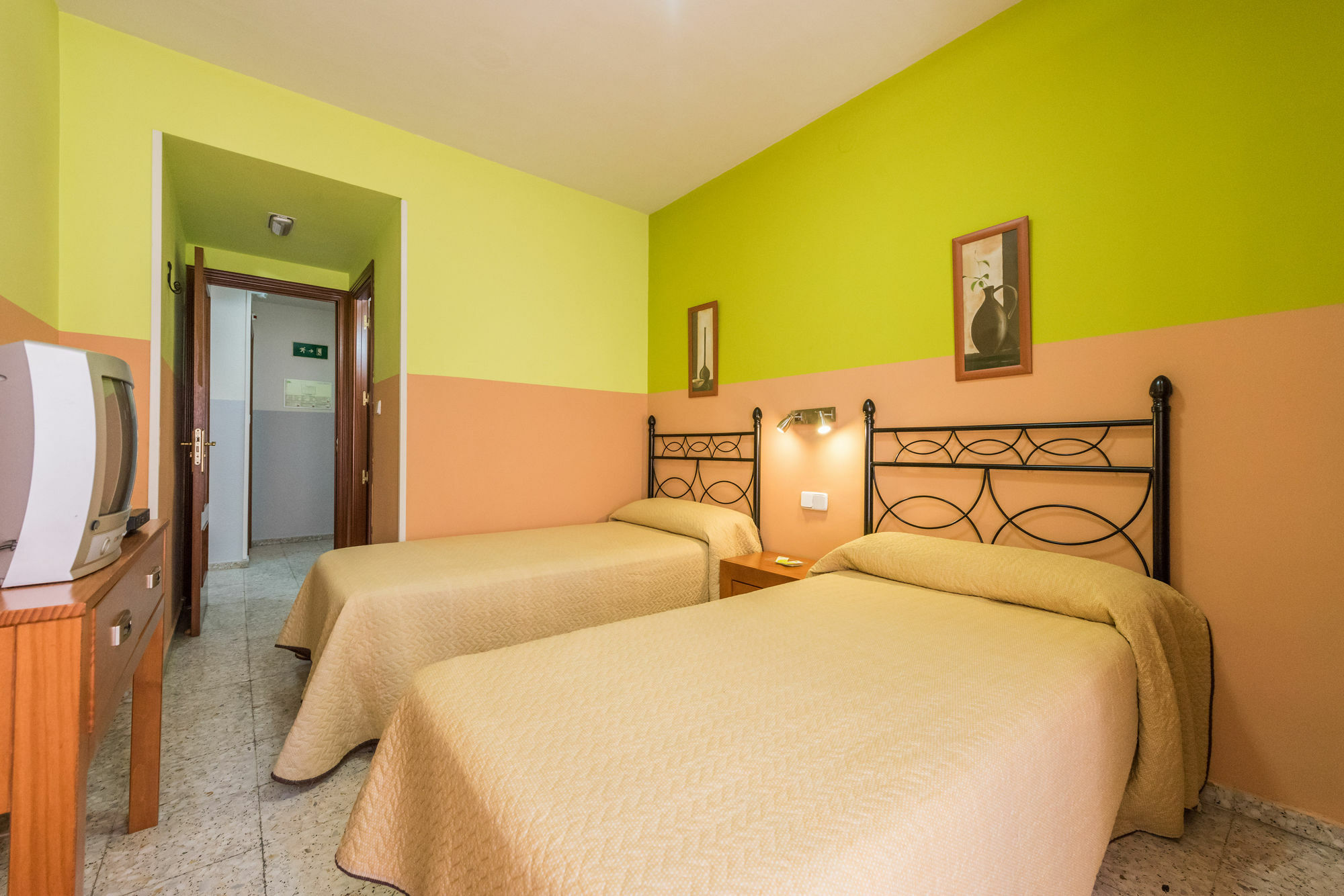 Hostal Arkanta Arganda Del Rey Exteriér fotografie