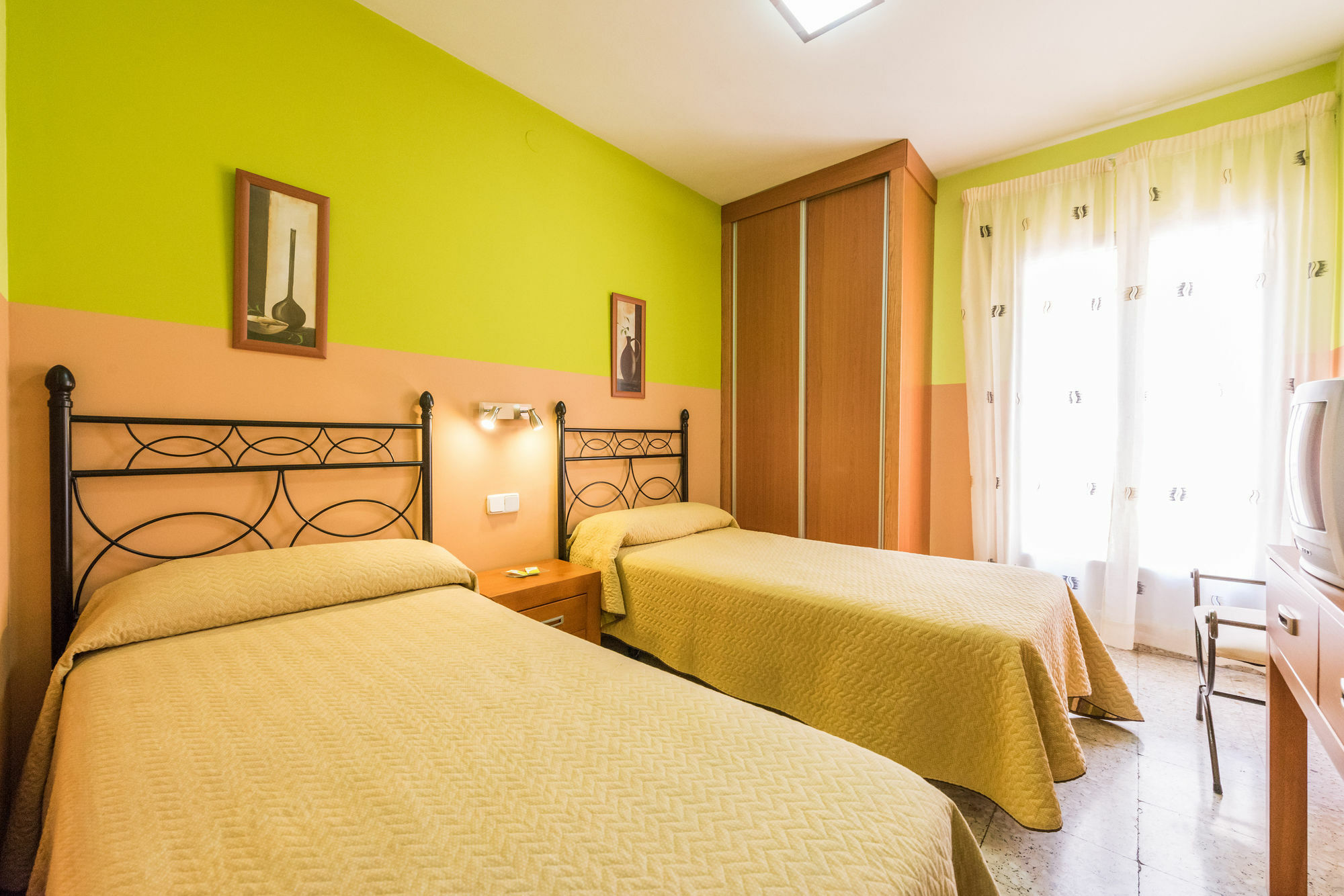 Hostal Arkanta Arganda Del Rey Exteriér fotografie