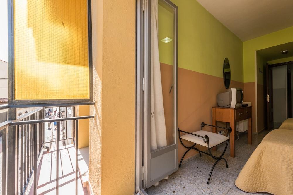 Hostal Arkanta Arganda Del Rey Exteriér fotografie
